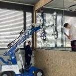 Glastrennwand mit Smartlifter montiert