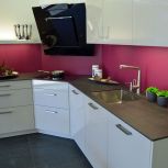 Küchenrückwand pink lackiert