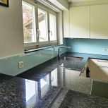 Küchenrückwand blau lackiert