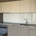 Küchenrückwand weiss lackiert