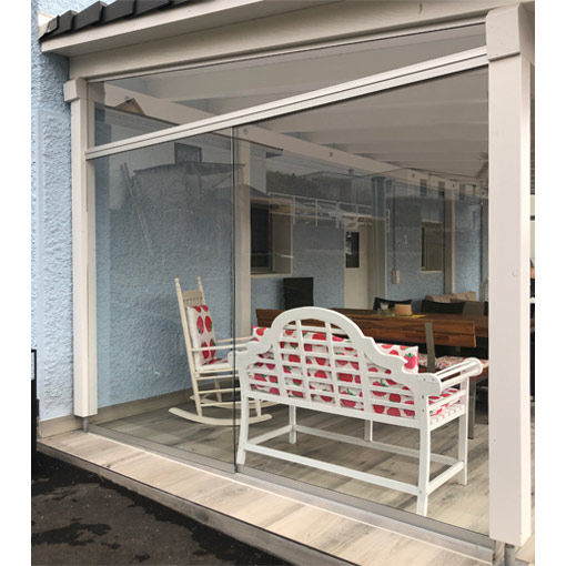 seitliche Terrassenschiebeverglasung